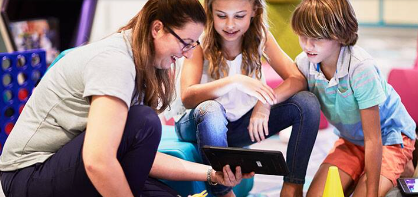 Celebrity Cruises Sihouette Cadets 1.png